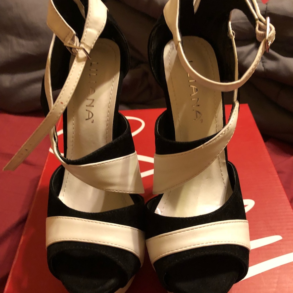 Gorgeous black and white Liliana strappy peep toe